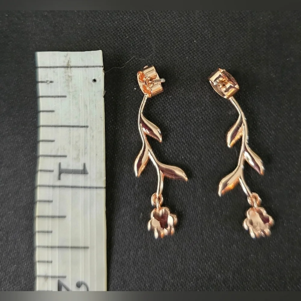 Exquisite‎ Rose Gold Tone Crystal Nature-Inspired Drop Earrings